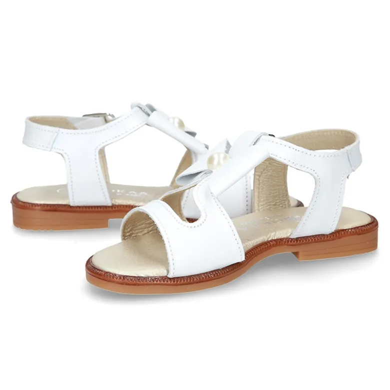 Sandalia Niña en color BLANCO con lazo grande central y diseño con perlas en piel Napa.