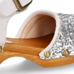 Sandalia Niña Mayor tipo ZUECO de madera en piel serraje con GLITTER.