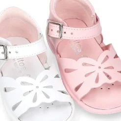 Sandalia Niña peque en piel lavable con diseño mariposa y suela SUPER FLEXIBLE.