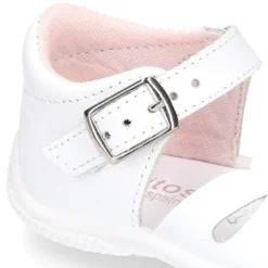 Sandalia Niña peque en piel lavable con diseño mariposa y suela SUPER FLEXIBLE.