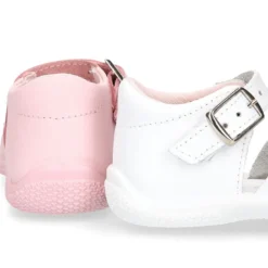 Sandalia Niña peque en piel lavable con diseño mariposa y suela SUPER FLEXIBLE.