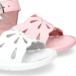 Sandalia Niña peque en piel lavable con diseño mariposa y suela SUPER FLEXIBLE.