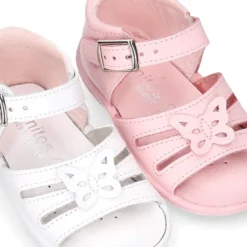 Sandalia Niña peque en piel lavable con mariposa y suela SUPER FLEXIBLE.