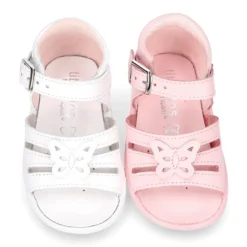 Sandalia Niña peque en piel lavable con mariposa y suela SUPER FLEXIBLE.