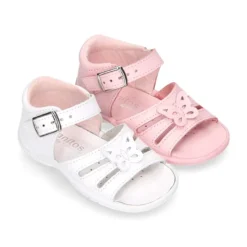 Sandalia Niña peque en piel lavable con mariposa y suela SUPER FLEXIBLE.