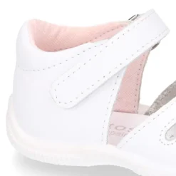 Sandalia Niña peque en piel lavable con lazo y suela SUPER FLEXIBLE.