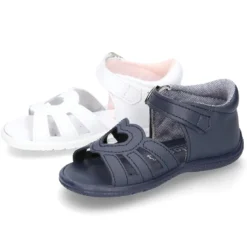 Sandalia Niña peque en piel lavable con corazón y suela SUPER FLEXIBLE.