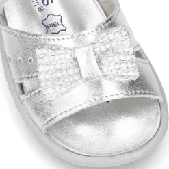 Sandalia Niña peque en piel metalizada con LAZO y suela SUPER FLEXIBLE.