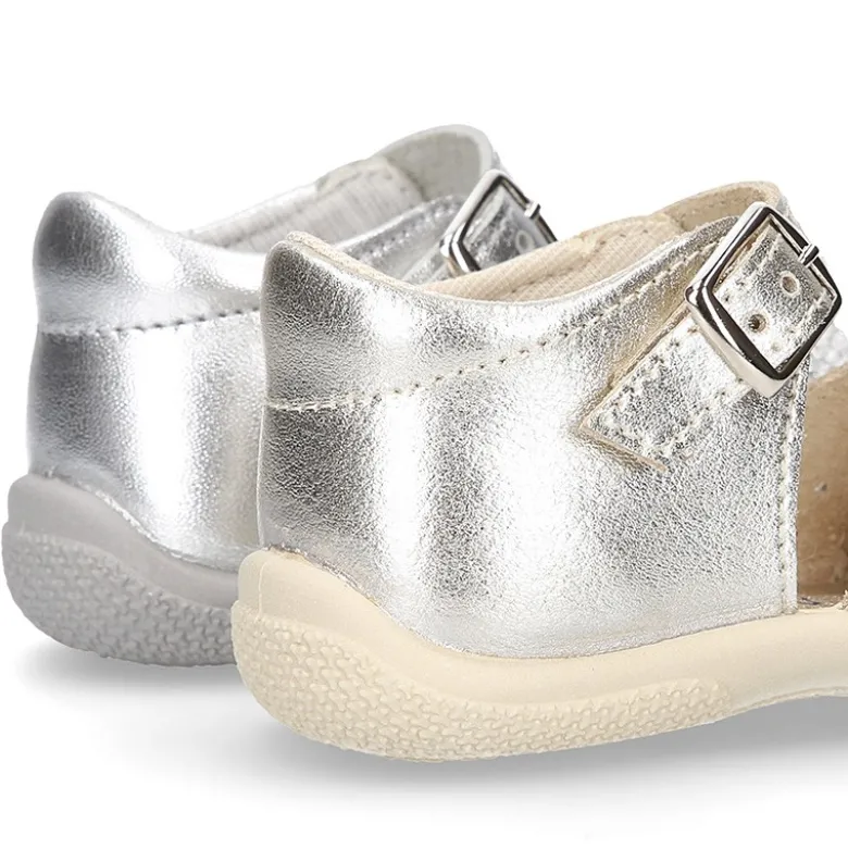 Sandalia Niña peque en piel metalizada con LAZO y suela SUPER FLEXIBLE.