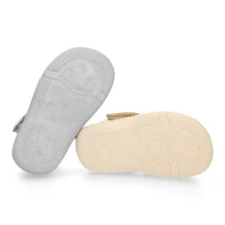 Sandalia Niña peque en piel metalizada con cierre adherente y suela SUPER FLEXIBLE.