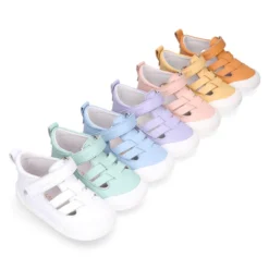 Sandalia niños Blanditos by Crio’s tiras cruzadas sin cordones en piel.