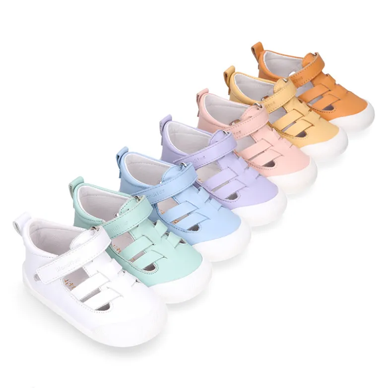 Sandalia niños Blanditos by Crio’s tiras cruzadas sin cordones en piel.