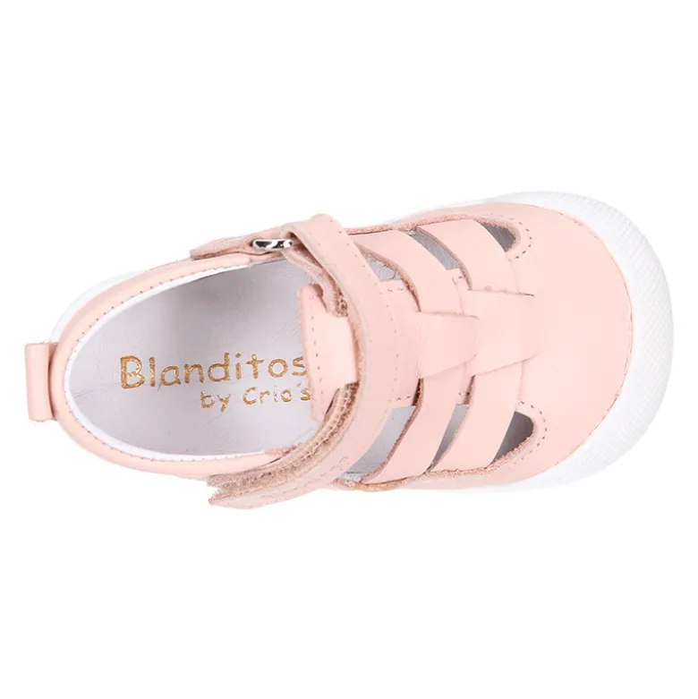 Sandalia niños Blanditos by Crio’s tiras cruzadas sin cordones en piel.