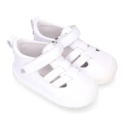 Sandalia niños Blanditos by Crio’s tiras cruzadas sin cordones en piel.