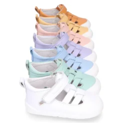 Sandalia niños Blanditos by Crio’s tiras cruzadas sin cordones en piel.