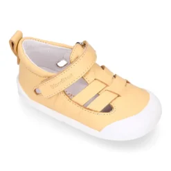 Sandalia niños Blanditos by Crio’s tiras cruzadas sin cordones en piel.