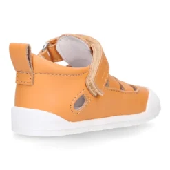 Sandalia niños Blanditos by Crio’s tiras cruzadas sin cordones en piel.