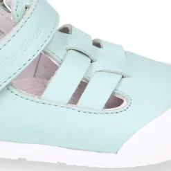 Sandalia niños Blanditos by Crio’s tiras cruzadas sin cordones en piel.