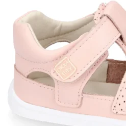 Sandalia niños Okaa Flex sin cordones en piel extra suave.