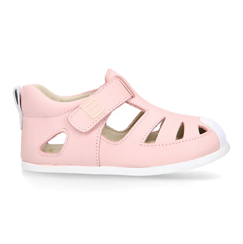 Sandalia niños respetuosa Okaa Flex en piel en colores.