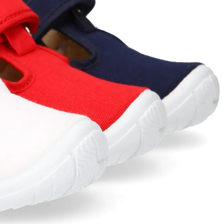 Sandalia niño tipo PEPITO en lona algodón con cierre adherente.