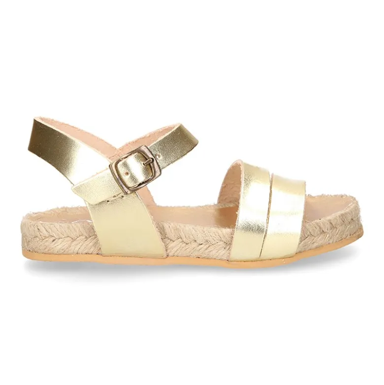 Sandalias niña tipo alpargata con tiras en piel.