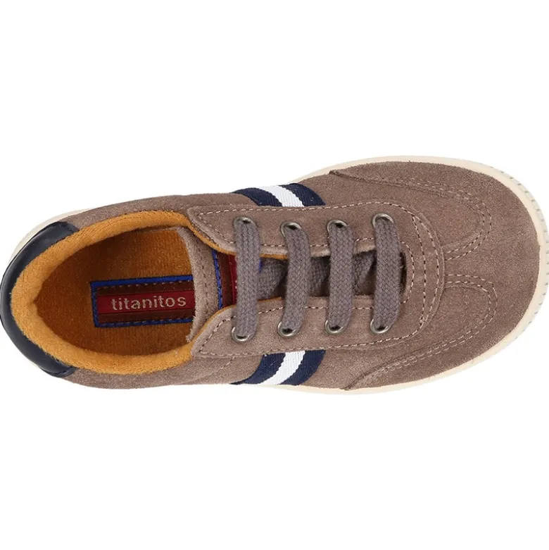 Tenis CASUAL con bandera en piel serraje con cordones.