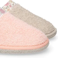 Zapatilla casa niña destalonada en lona toalla con FLORES.