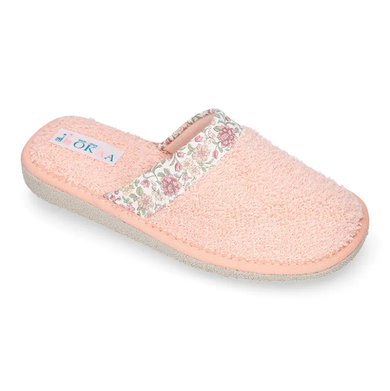 Zapatilla casa niña destalonada en lona toalla con FLORES.