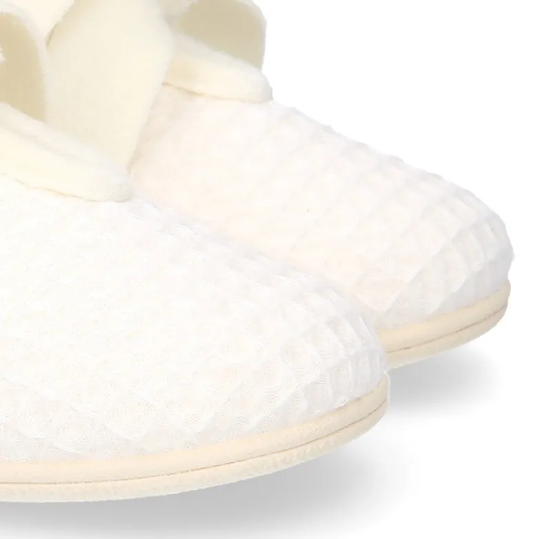 Zapatilla casa niña tipo ANGELITO con lazos de terciopelo en lona CUADRILLÉ.