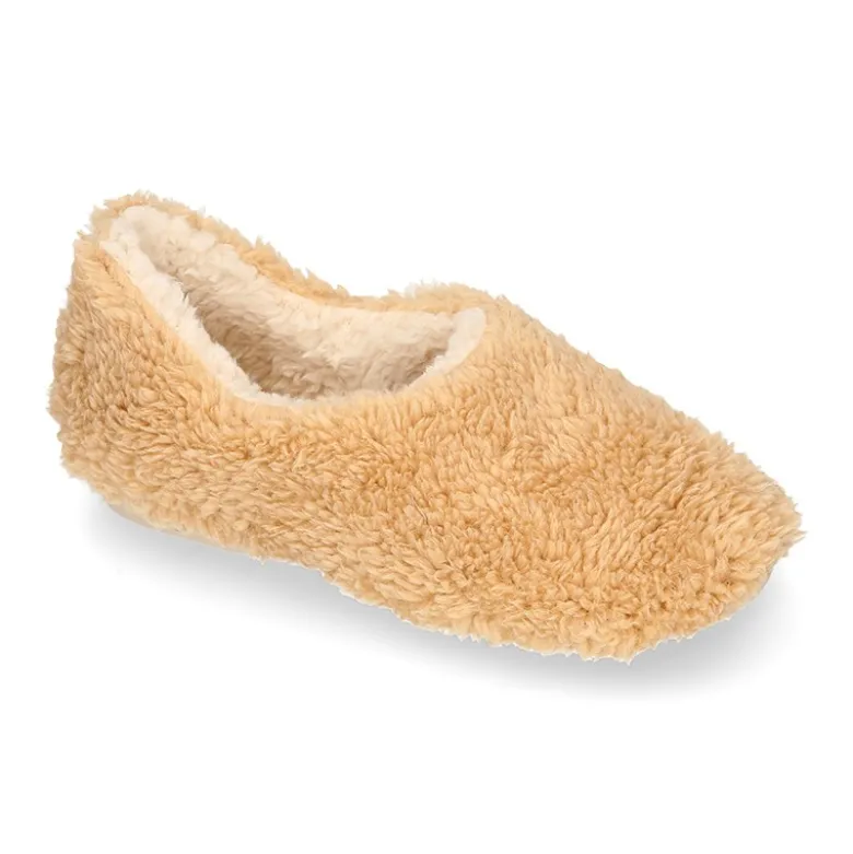 Zapatilla casa niños cerrada en lana tipo PELUCHE.
