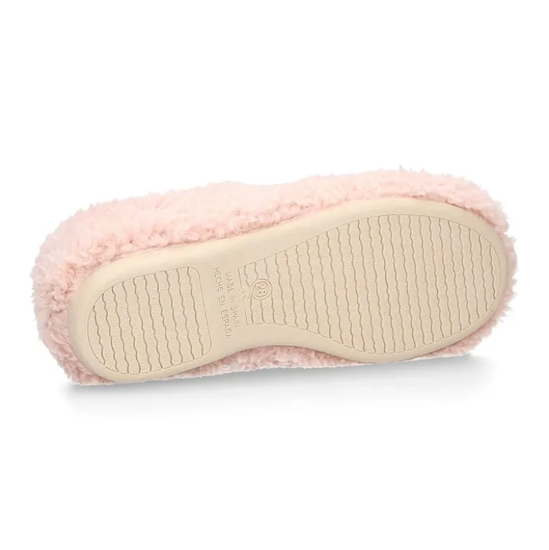 Zapatilla casa niños cerrada en lana tipo PELUCHE.