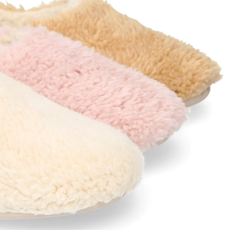 Zapatilla casa niños cerrada en lana tipo PELUCHE.
