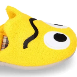 Zapatilla casa niños destalonada en lona toalla con diseño divertido.