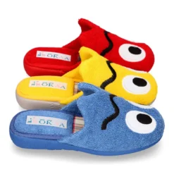 Zapatilla casa niños destalonada en lona toalla con diseño divertido.