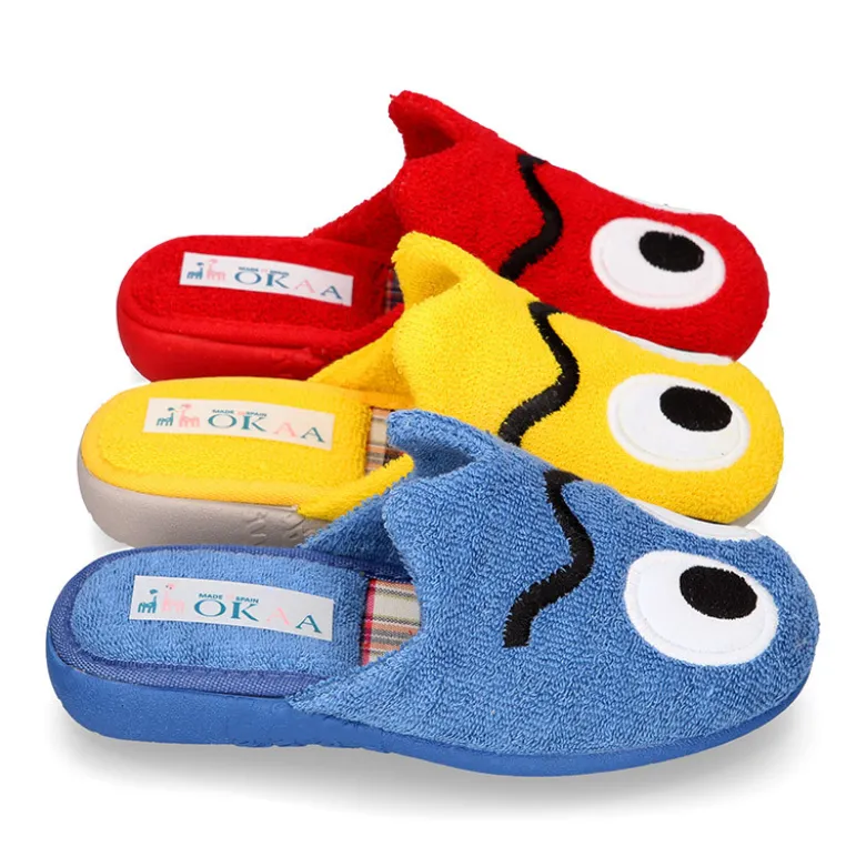 Zapatilla casa niños destalonada en lona toalla con diseño divertido.