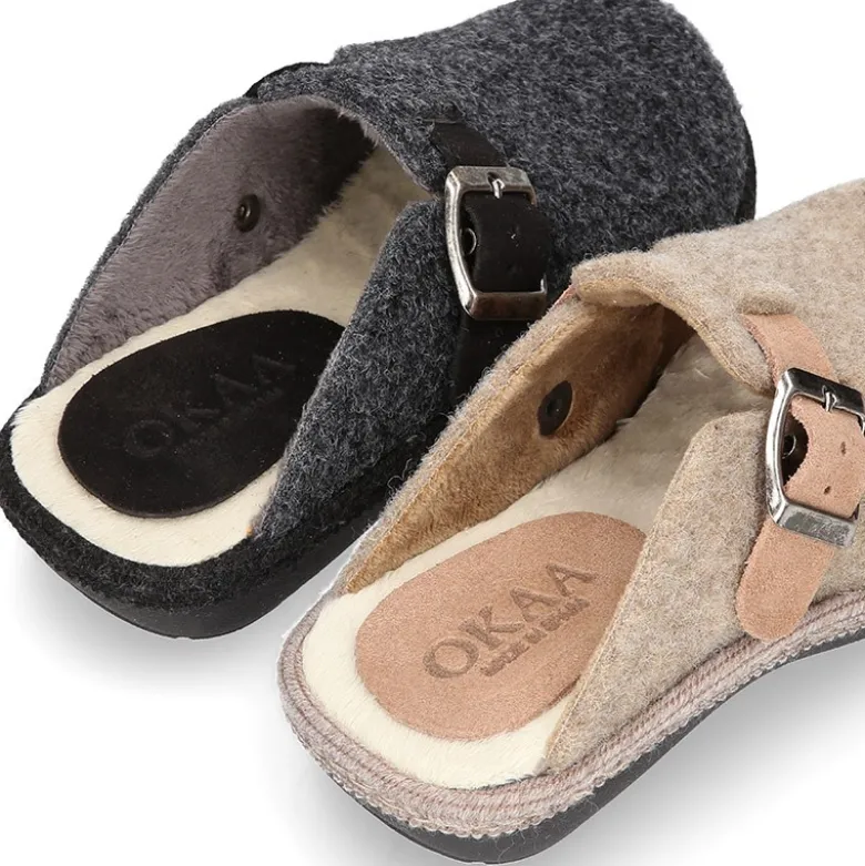 Zapatilla casa niños OKAA ZUECO en lana con hebilla.
