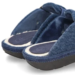 Zapatilla casa niños OKAA ZUECO en lana JEANS con hebilla.