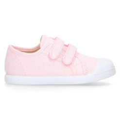 Zapatilla niña con puntera y sin cordones en lona METALIZADA.