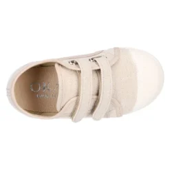 Zapatilla niña con puntera y sin cordones en lona METALIZADA.