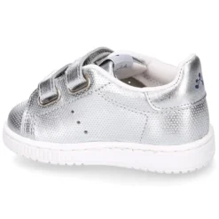 Zapatilla niña moda sin cordones en piel metalizada.