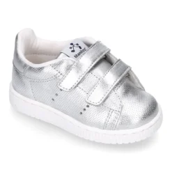 Zapatilla niña moda sin cordones en piel metalizada.