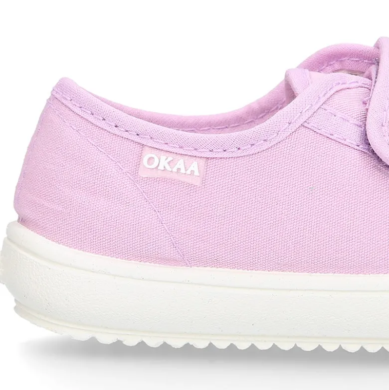 Zapatilla niña OKAA sin cordones y puntera en lona piqué algodón.
