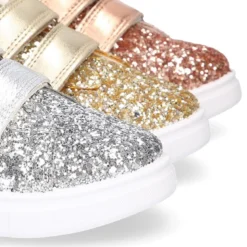 Zapatilla niña OKAA sin cordones en piel con GLITTER.