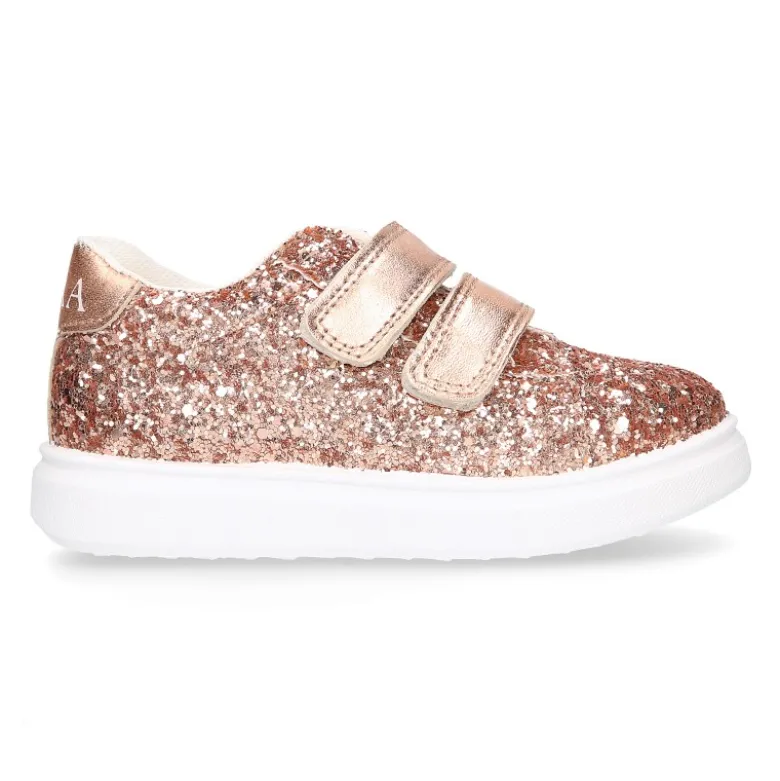 Zapatilla niña OKAA sin cordones en piel con GLITTER.
