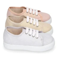 Zapatilla niñas con cordones en LONA METALIZADA.