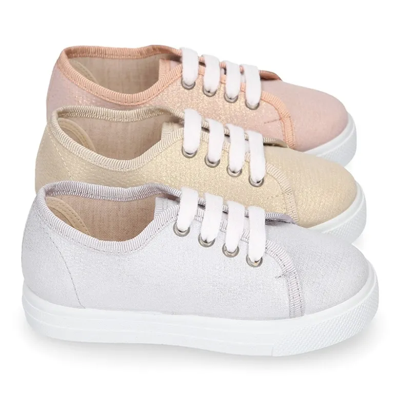 Zapatilla niñas con cordones en LONA METALIZADA.
