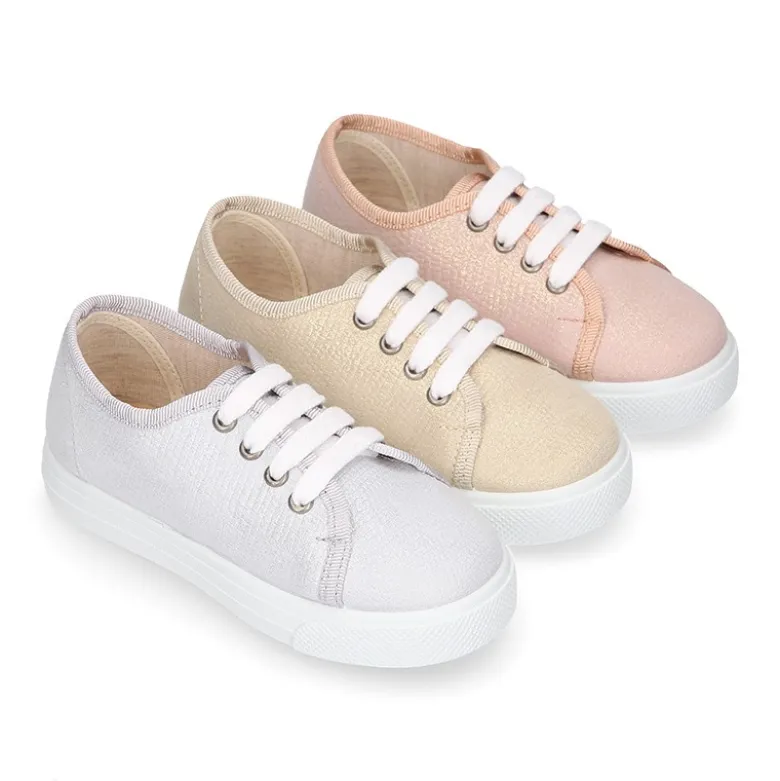 Zapatilla niñas con cordones en LONA METALIZADA.