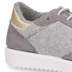 Zapatilla niña tipo tenis con cordones en lona punto con piel serraje.