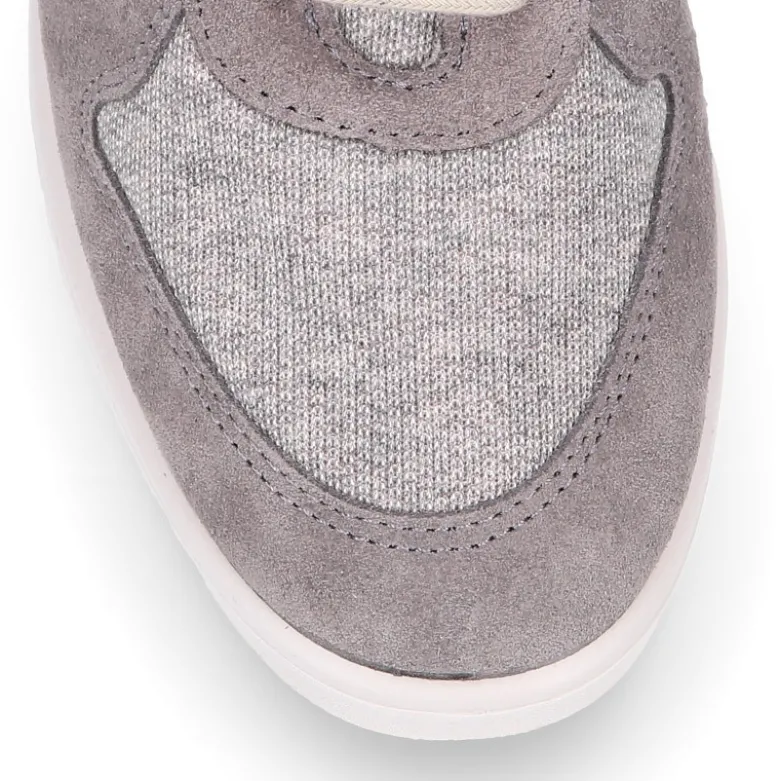 Zapatilla niña tipo tenis con cordones en lona punto con piel serraje.